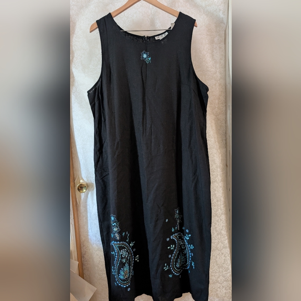 Linen Blend Black Sleeveless Maxi Dress With Embroidery‎ Detail Sz. 2X